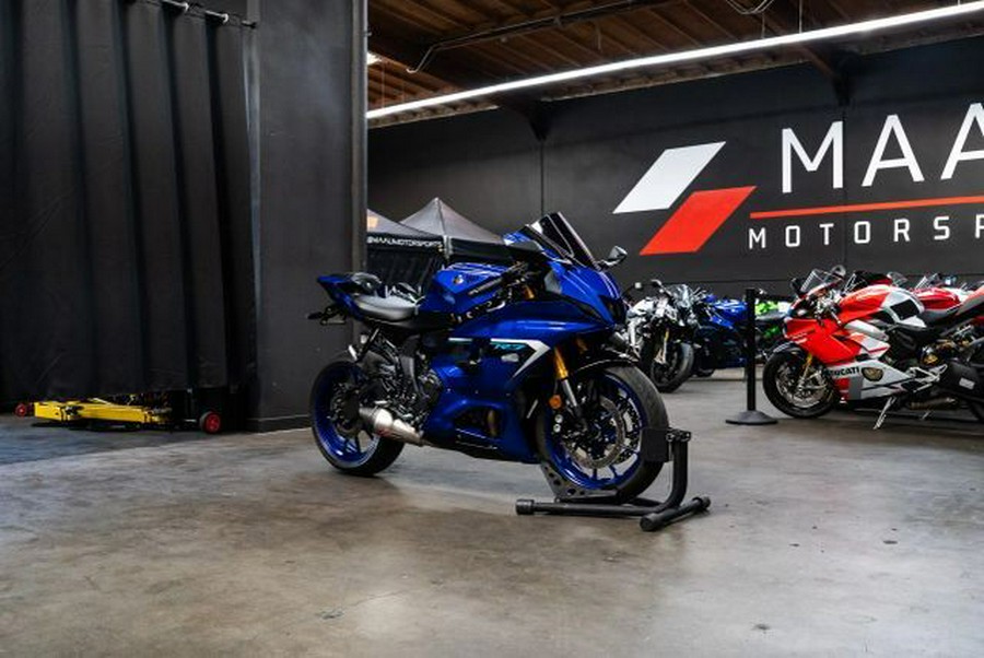 2025 YZF-R7 - Yamaha