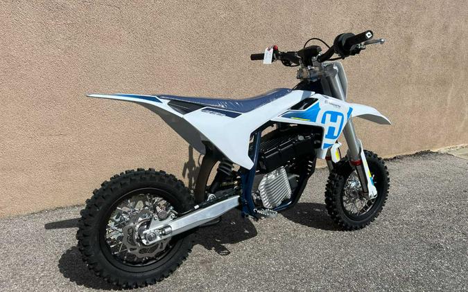 2024 HUSQVARNA EE 3