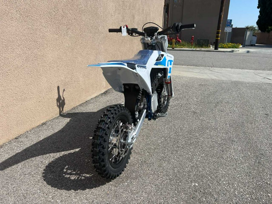 2024 HUSQVARNA EE 3