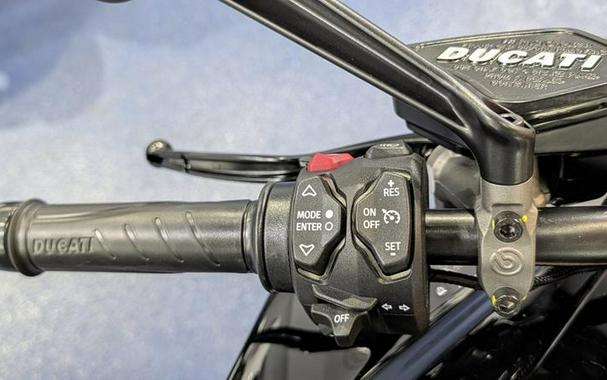 2025 Ducati Diavel V4 Thrilling Black