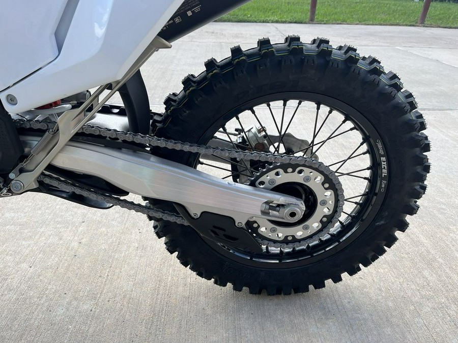 2024 Husqvarna® TE 300 Pro