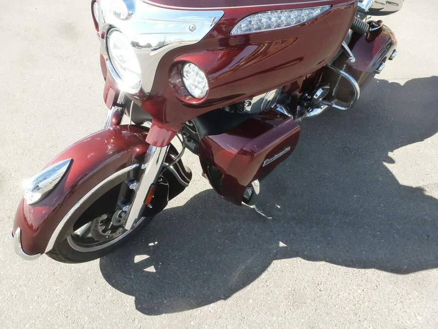 2021 Indian Motorcycle® Roadmaster® Maroon Metallic/Crimson Metallic