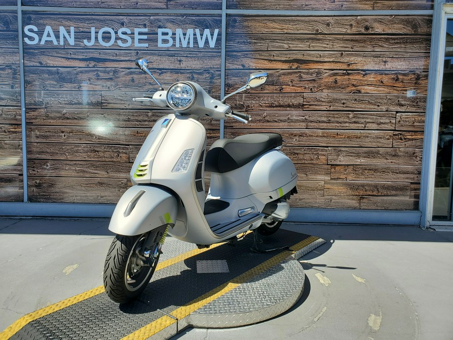 2023 Vespa GTS 300 Super