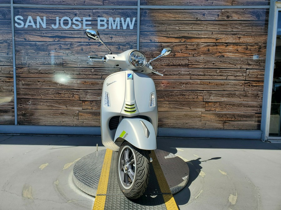 2023 Vespa GTS 300 Super