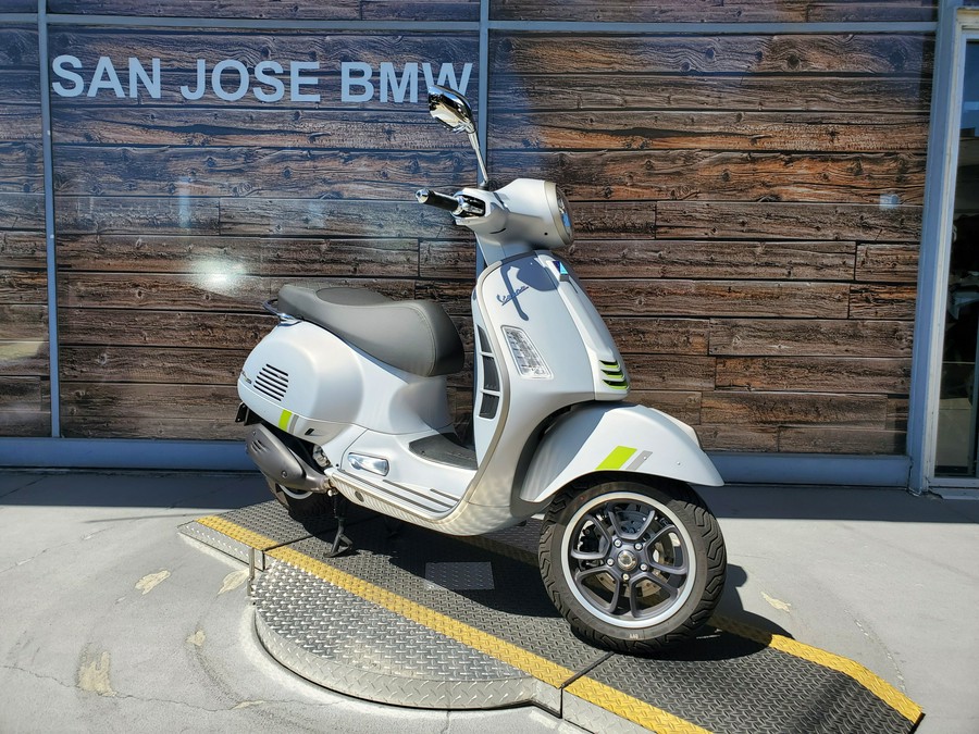 2023 Vespa GTS 300 Super