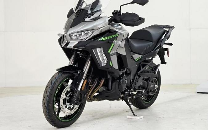 2025 Kawasaki Versys® 1100 SE LT ABS