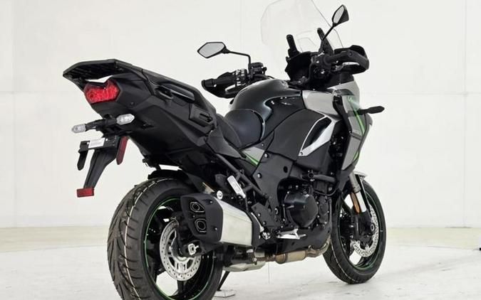 2025 Kawasaki Versys® 1100 SE LT ABS