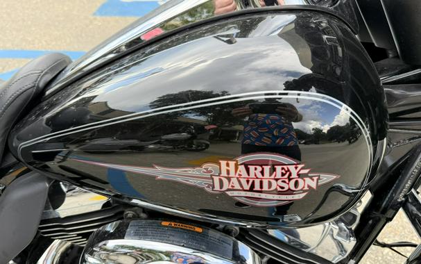 2010 Harley-Davidson® Electra Glide® Classic