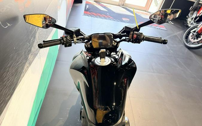 2025 Ducati Diavel V4 Thrilling Black