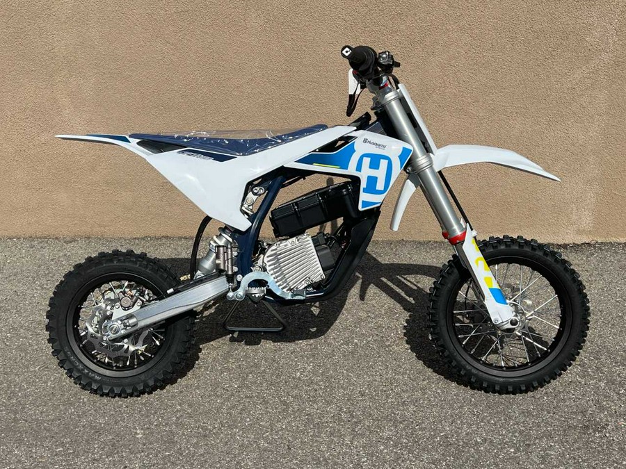 2024 HUSQVARNA EE 5