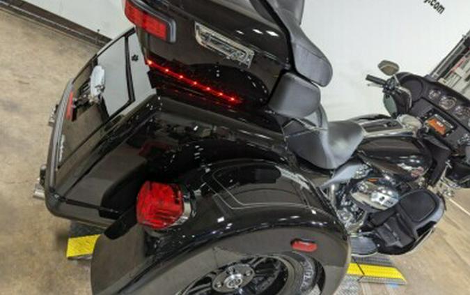 2024 Harley-Davidson Tri Glide Ultra Vivid Black