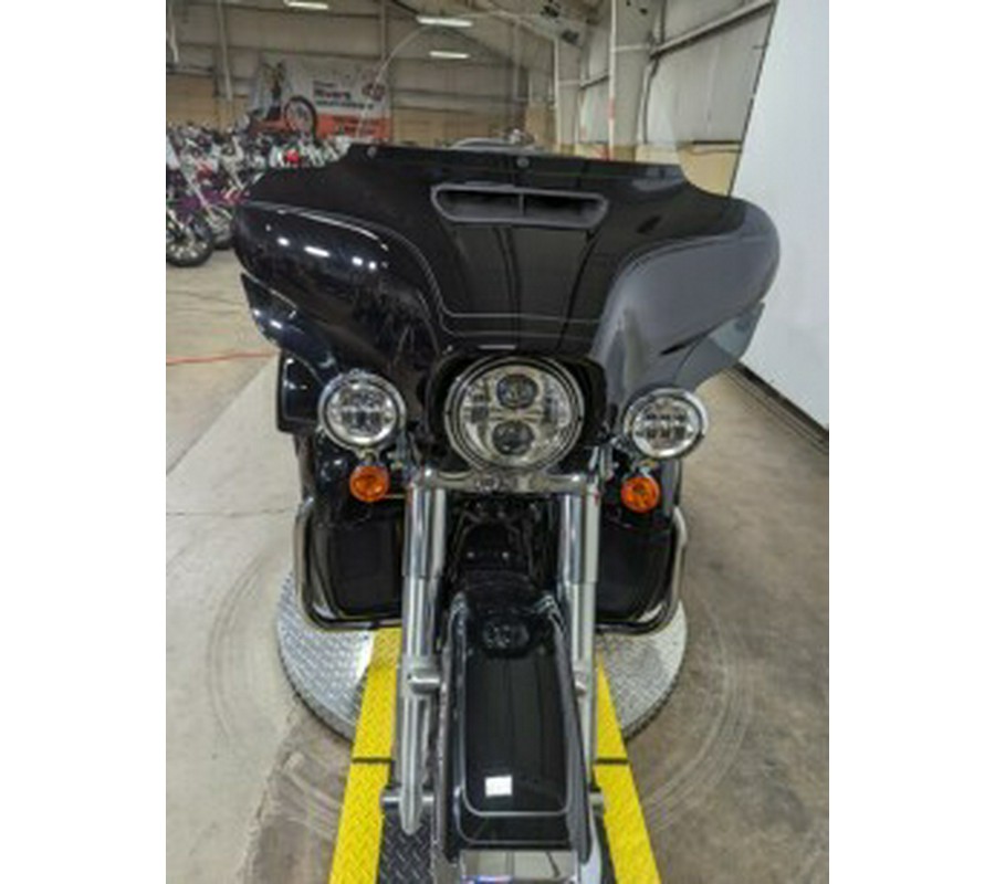 2024 Harley-Davidson Tri Glide Ultra Vivid Black