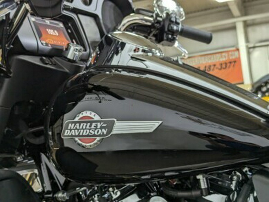 2024 Harley-Davidson Tri Glide Ultra Vivid Black