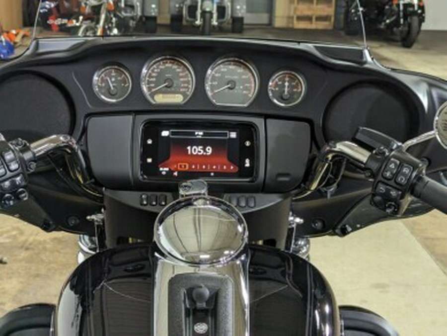 2024 Harley-Davidson Tri Glide Ultra Vivid Black