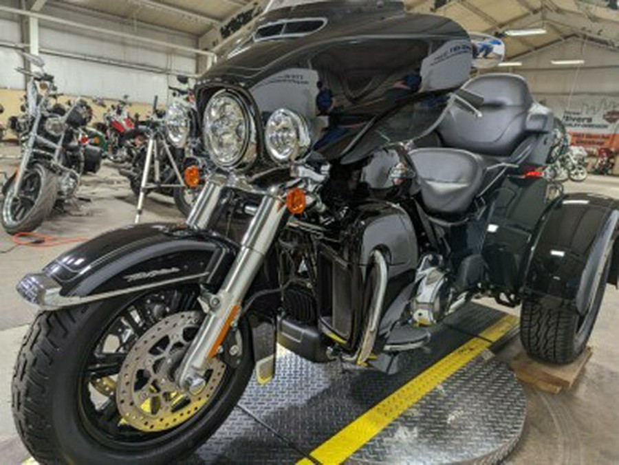 2024 Harley-Davidson Tri Glide Ultra Vivid Black