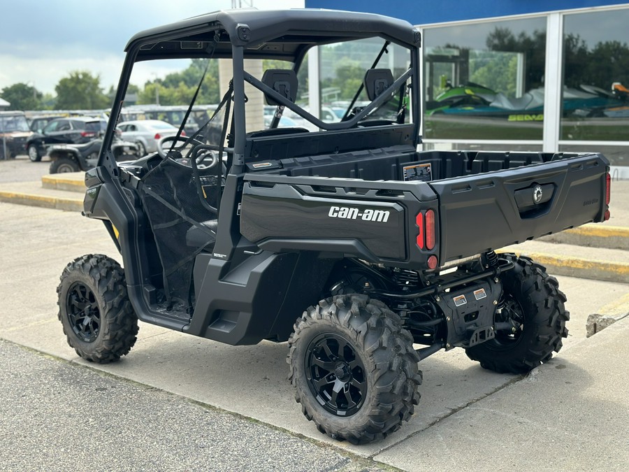 2024 Can-Am Defender XT HD10
