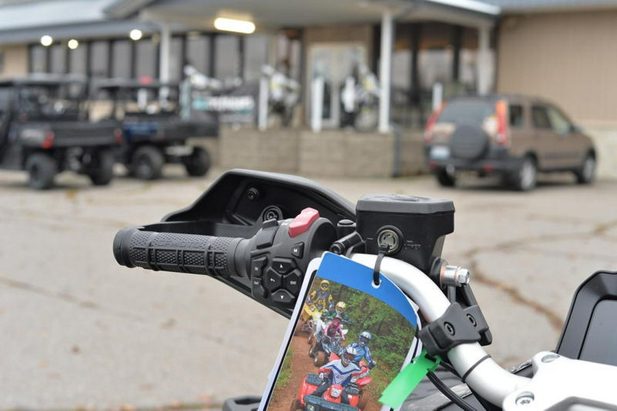 2025 CFMOTO CFORCE 800 Touring