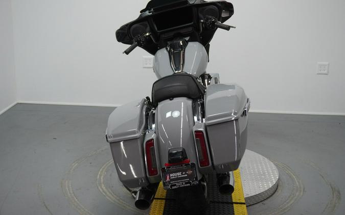 2024 Harley-Davidson® Street Glide® Billiard Gray