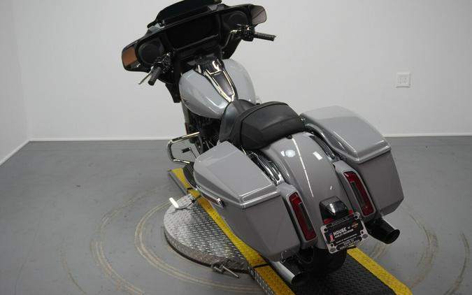 2024 Harley-Davidson® Street Glide® Billiard Gray