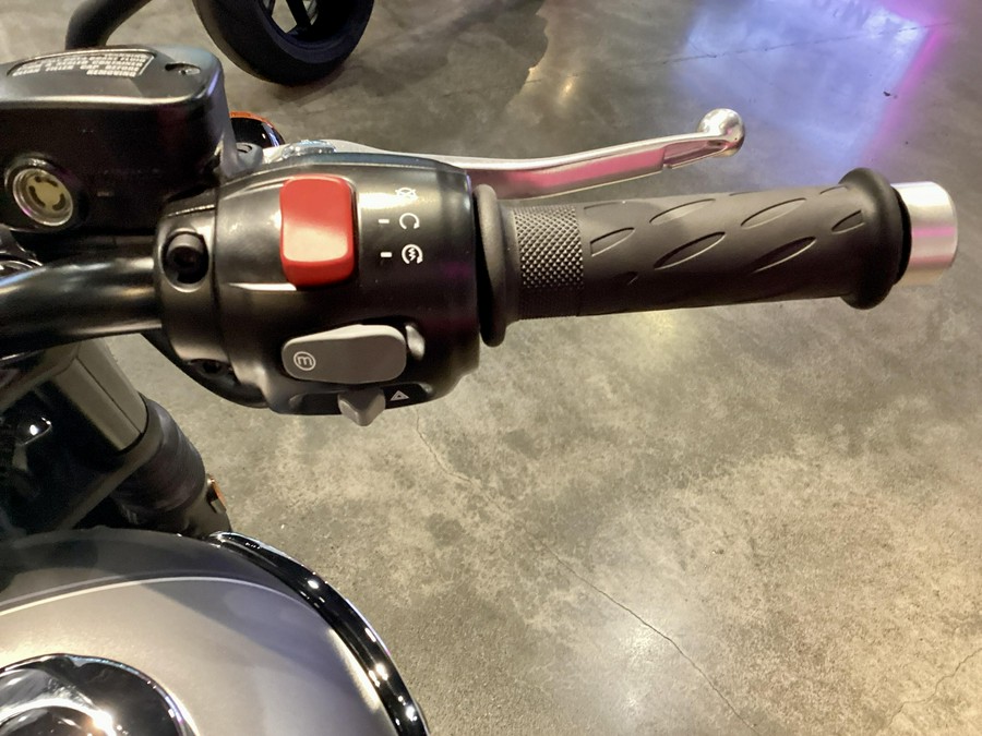 2026 Triumph Bonneville T120 Black