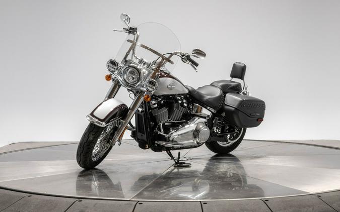 2021 HARLEY-DAVIDSON FLHC HERITAGE CLASSIC in Midnight Crimson/Stonewashed White Pearl