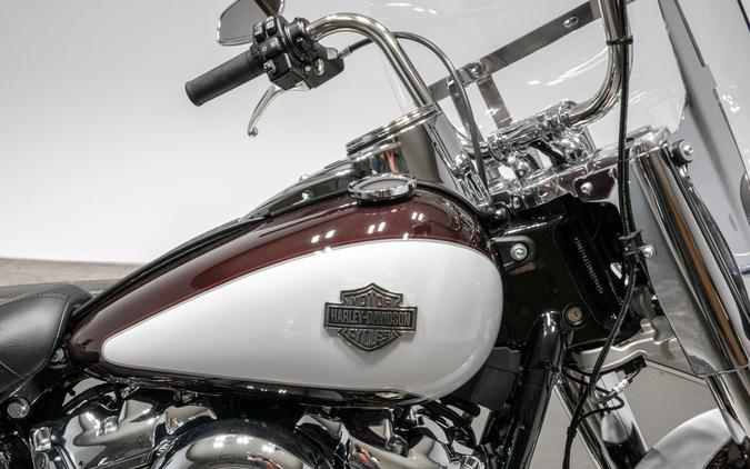 2021 HARLEY-DAVIDSON FLHC HERITAGE CLASSIC in Midnight Crimson/Stonewashed White Pearl