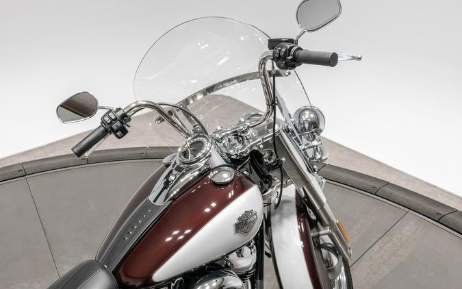 2021 HARLEY-DAVIDSON FLHC HERITAGE CLASSIC in Midnight Crimson/Stonewashed White Pearl