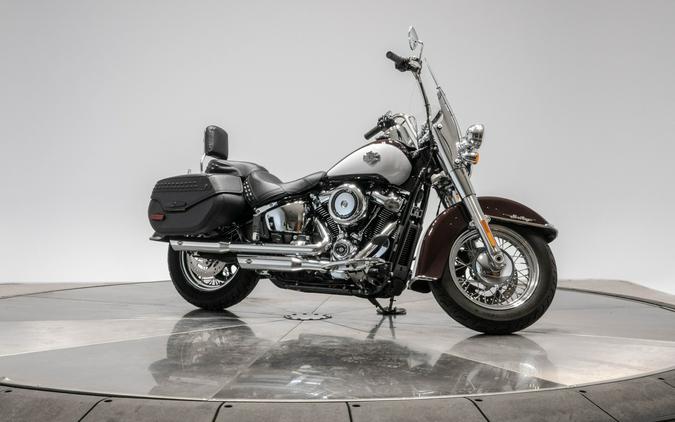 2021 HARLEY-DAVIDSON FLHC HERITAGE CLASSIC in Midnight Crimson/Stonewashed White Pearl