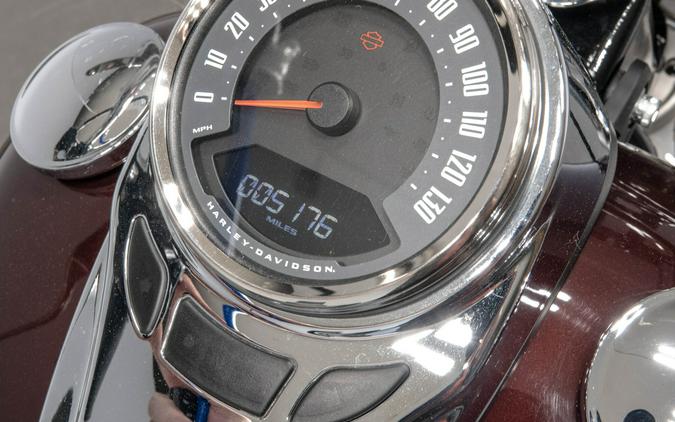 2021 HARLEY-DAVIDSON FLHC HERITAGE CLASSIC in Midnight Crimson/Stonewashed White Pearl