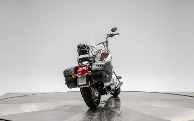 2021 HARLEY-DAVIDSON FLHC HERITAGE CLASSIC in Midnight Crimson/Stonewashed White Pearl