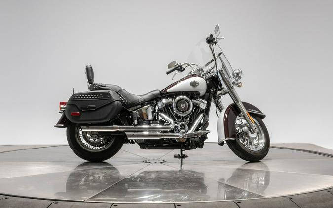 2021 HARLEY-DAVIDSON FLHC HERITAGE CLASSIC in Midnight Crimson/Stonewashed White Pearl