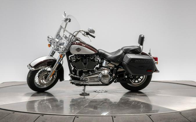 2021 HARLEY-DAVIDSON FLHC HERITAGE CLASSIC in Midnight Crimson/Stonewashed White Pearl