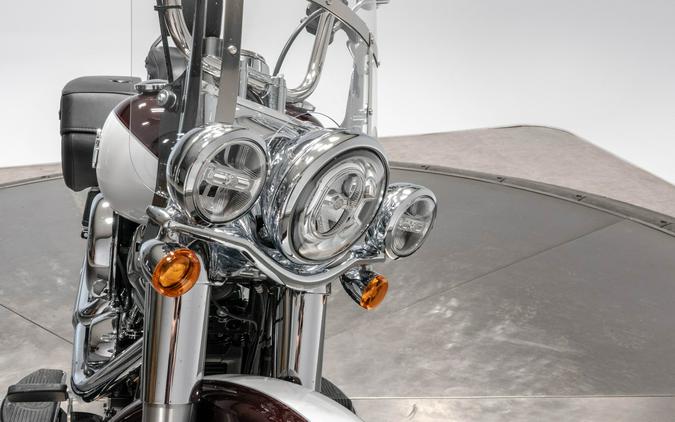 2021 HARLEY-DAVIDSON FLHC HERITAGE CLASSIC in Midnight Crimson/Stonewashed White Pearl