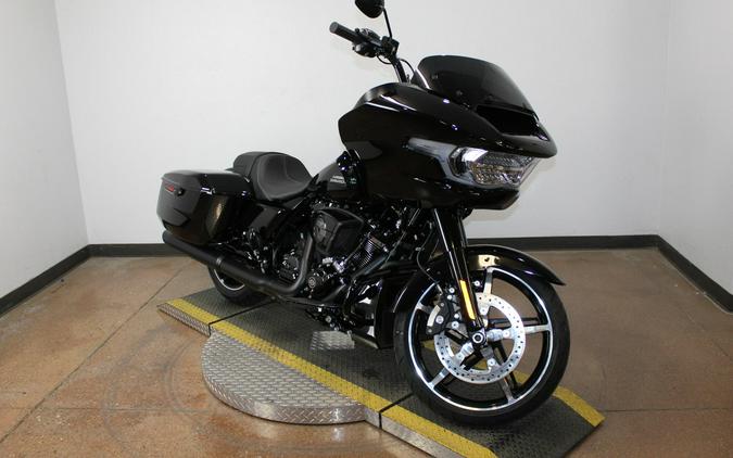 2026 Harley-Davidson® Road Glide® VIVID BLACK