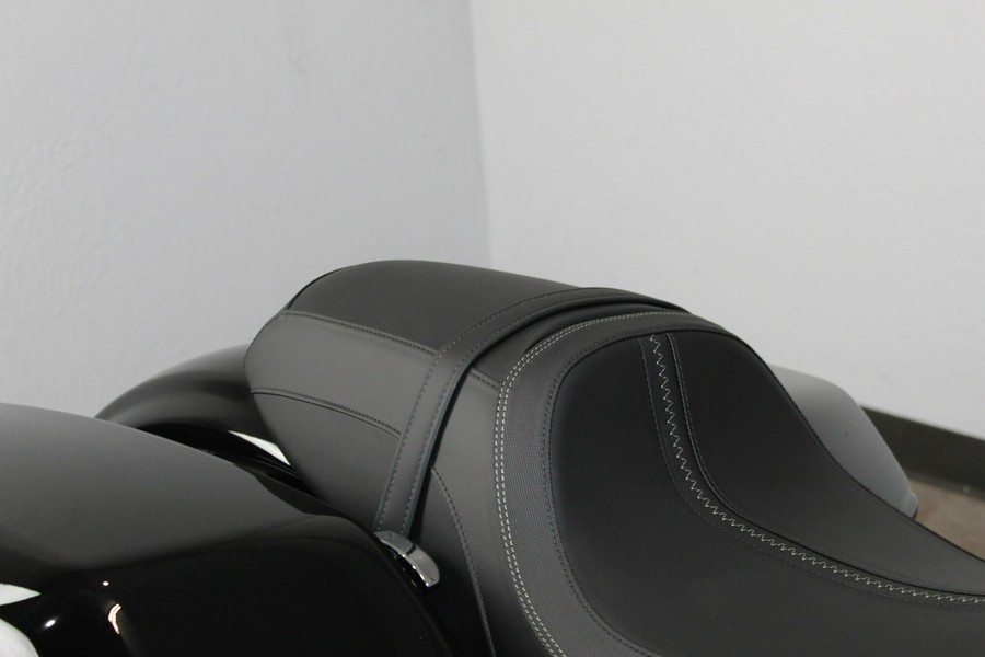 2026 Harley-Davidson® Road Glide® VIVID BLACK