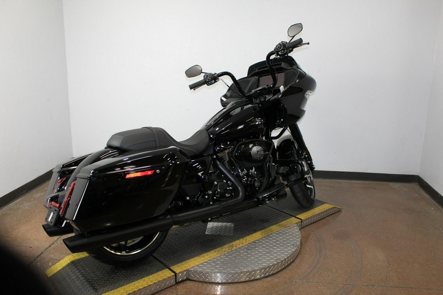 2026 Harley-Davidson® Road Glide® VIVID BLACK