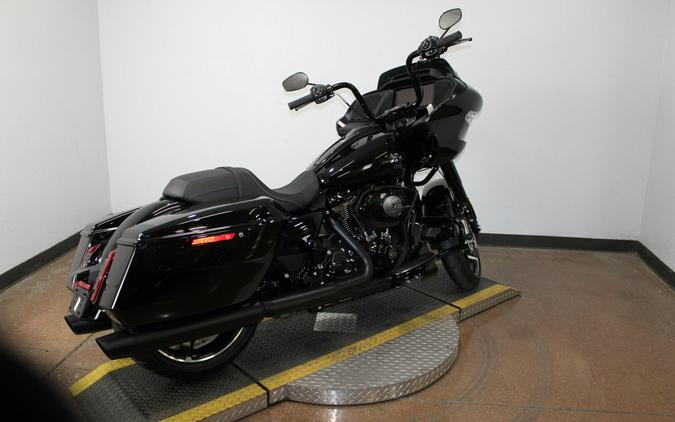 2026 Harley-Davidson® Road Glide® VIVID BLACK