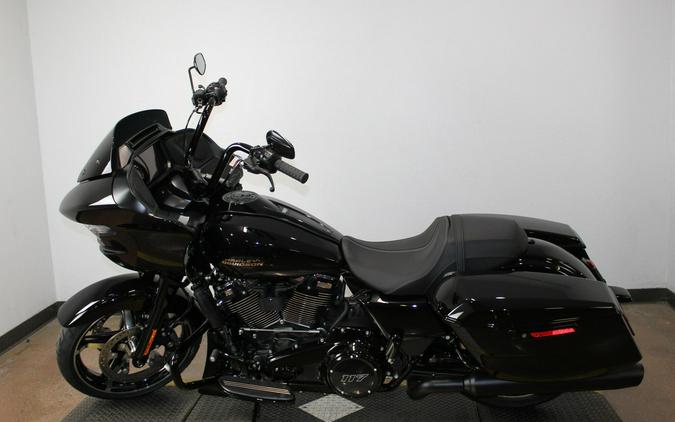 2026 Harley-Davidson® Road Glide® VIVID BLACK