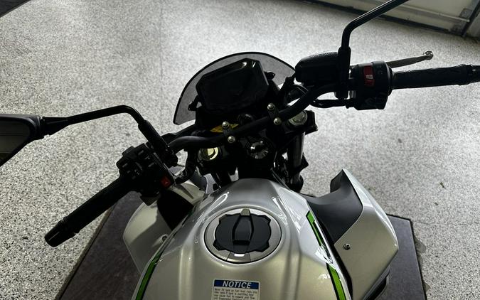 2024 Kawasaki Z7 Hybrid ABS