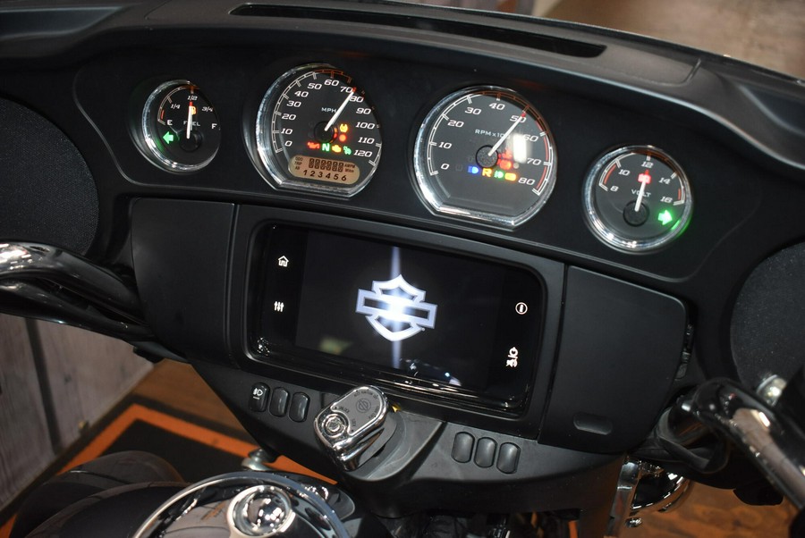 FLHTCUTG 2021 Tri Glide® Ultra