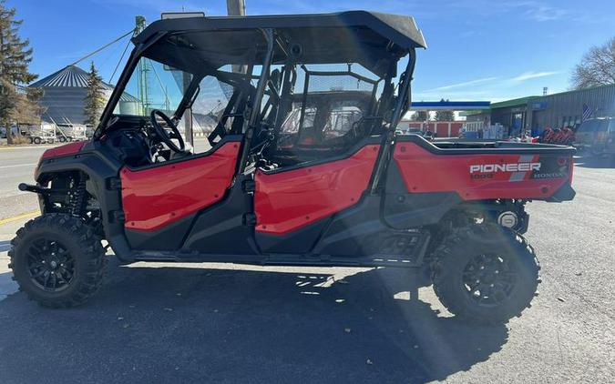 2023 Honda® Pioneer 1000-6 Deluxe Crew