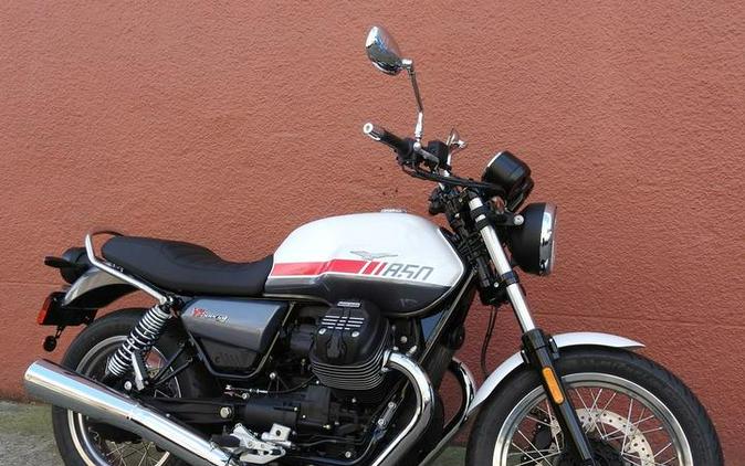 2023 Moto Guzzi V7 Stone Special Edition First Look