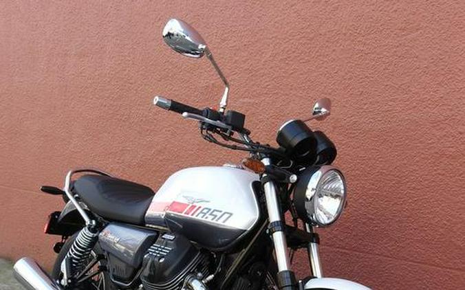 2023 Moto Guzzi V7 Special