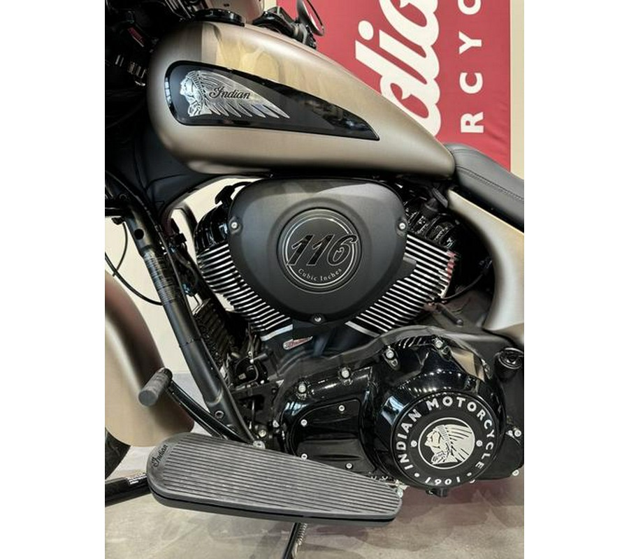 2024 Indian Motorcycle® Chieftain® Dark Horse® w/Powerband Audio Pkg Sandstone Smoke