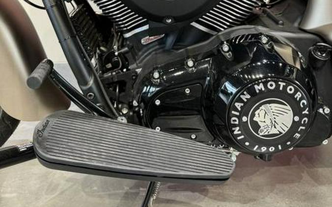 2024 Indian Motorcycle® Chieftain® Dark Horse® w/Powerband Audio Pkg Sandstone Smoke