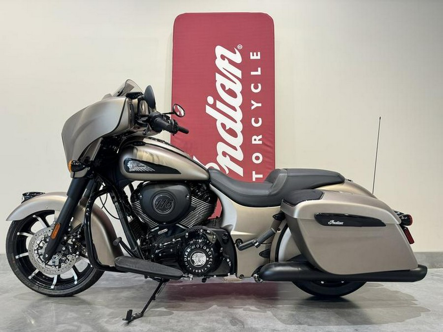 2024 Indian Motorcycle® Chieftain® Dark Horse® w/Powerband Audio Pkg Sandstone Smoke