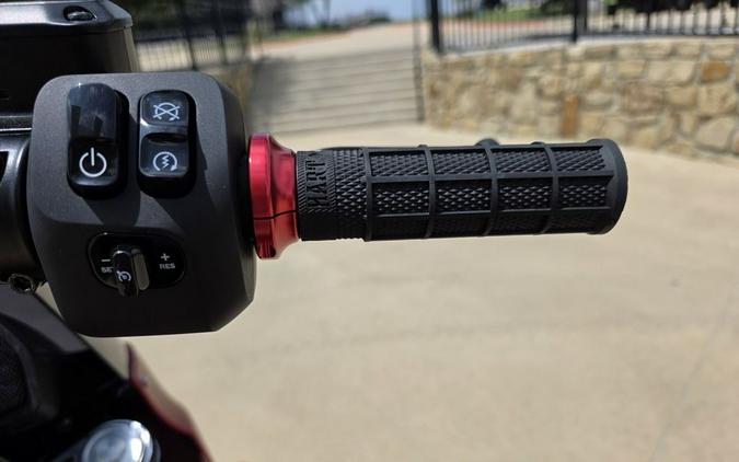 2025 Indian Motorcycle® Sport Chief RT Sunset Red Smoke