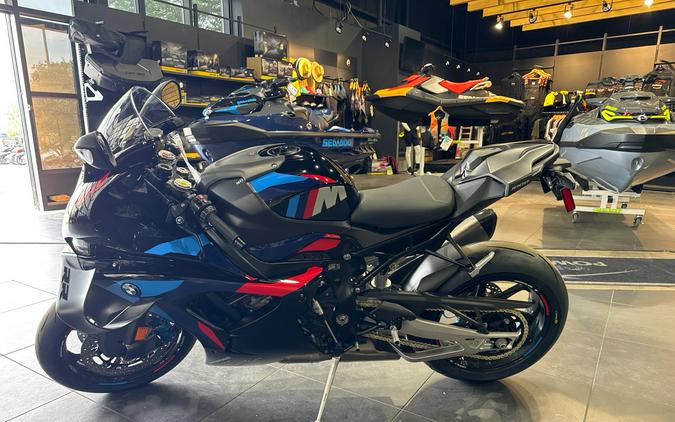 2026 BMW M 1000 RR