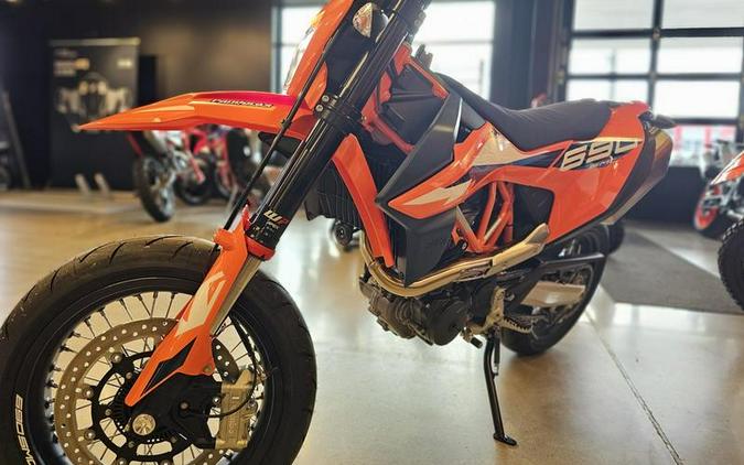 2024 KTM 690 SMC R