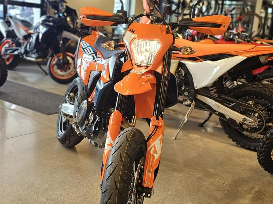 2024 KTM 690 SMC R